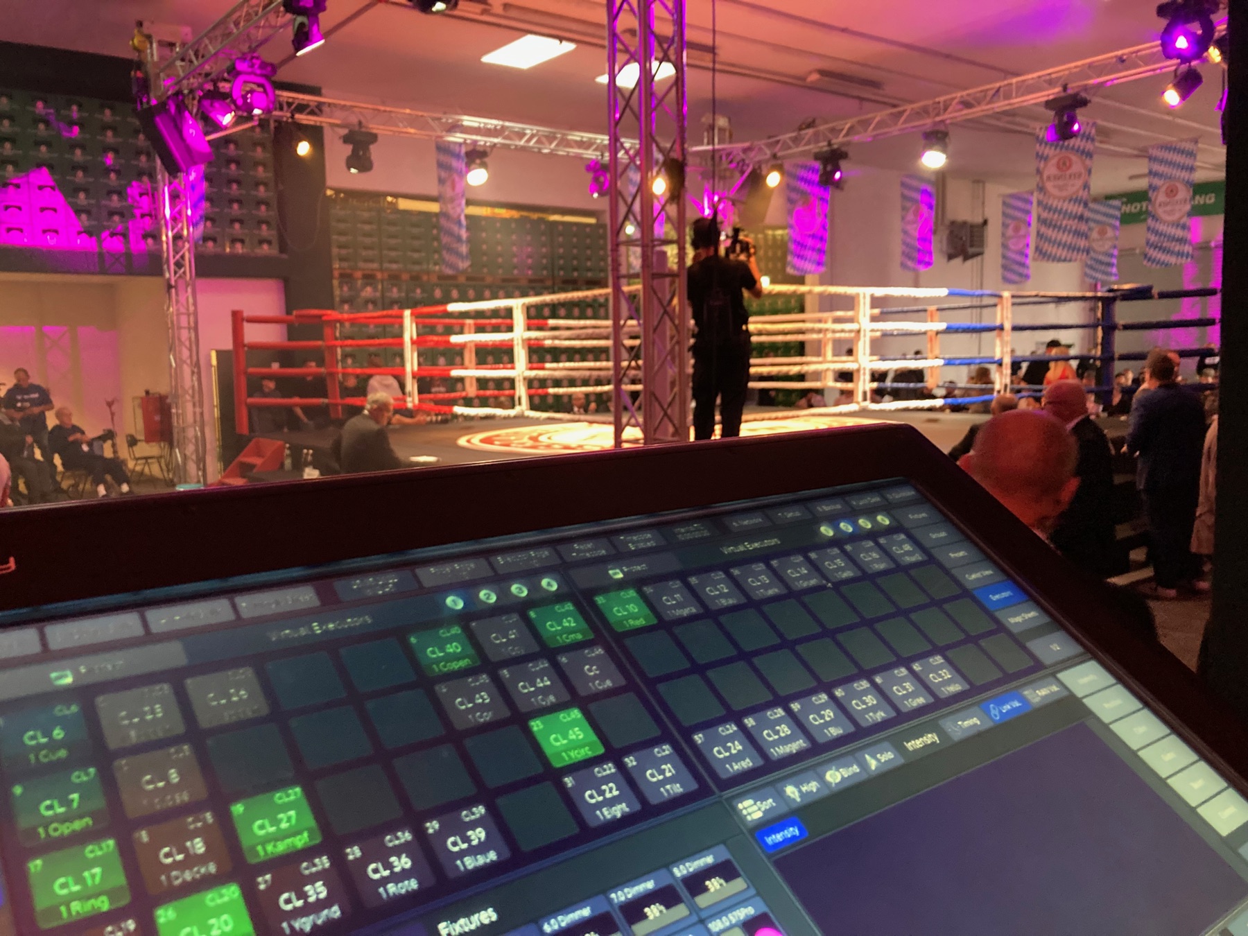 Sportveranstaltung mit Lichttechnik und FOH-Platz