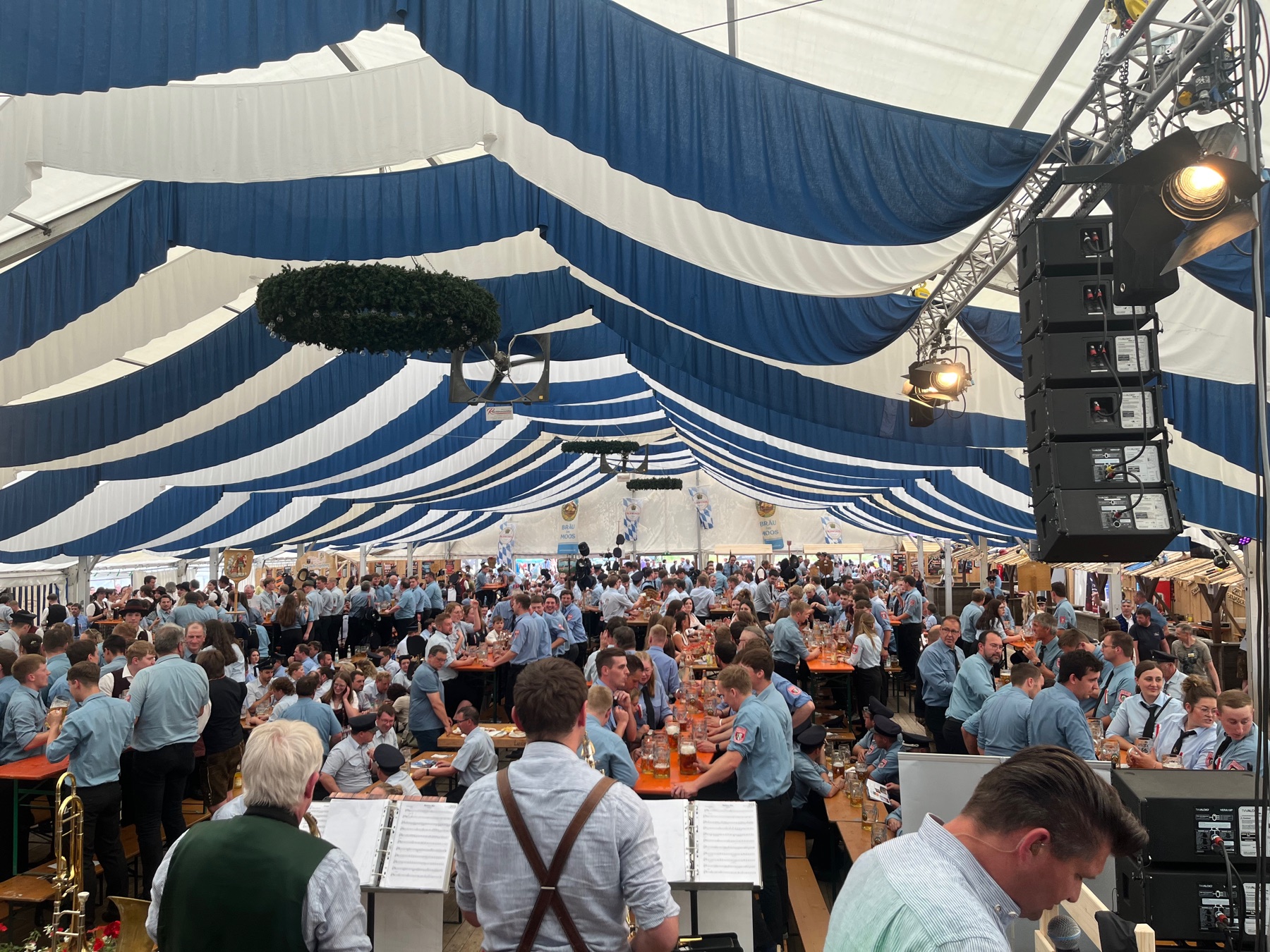 Piusbläser Burgkirchen im Festzelt Hirten
